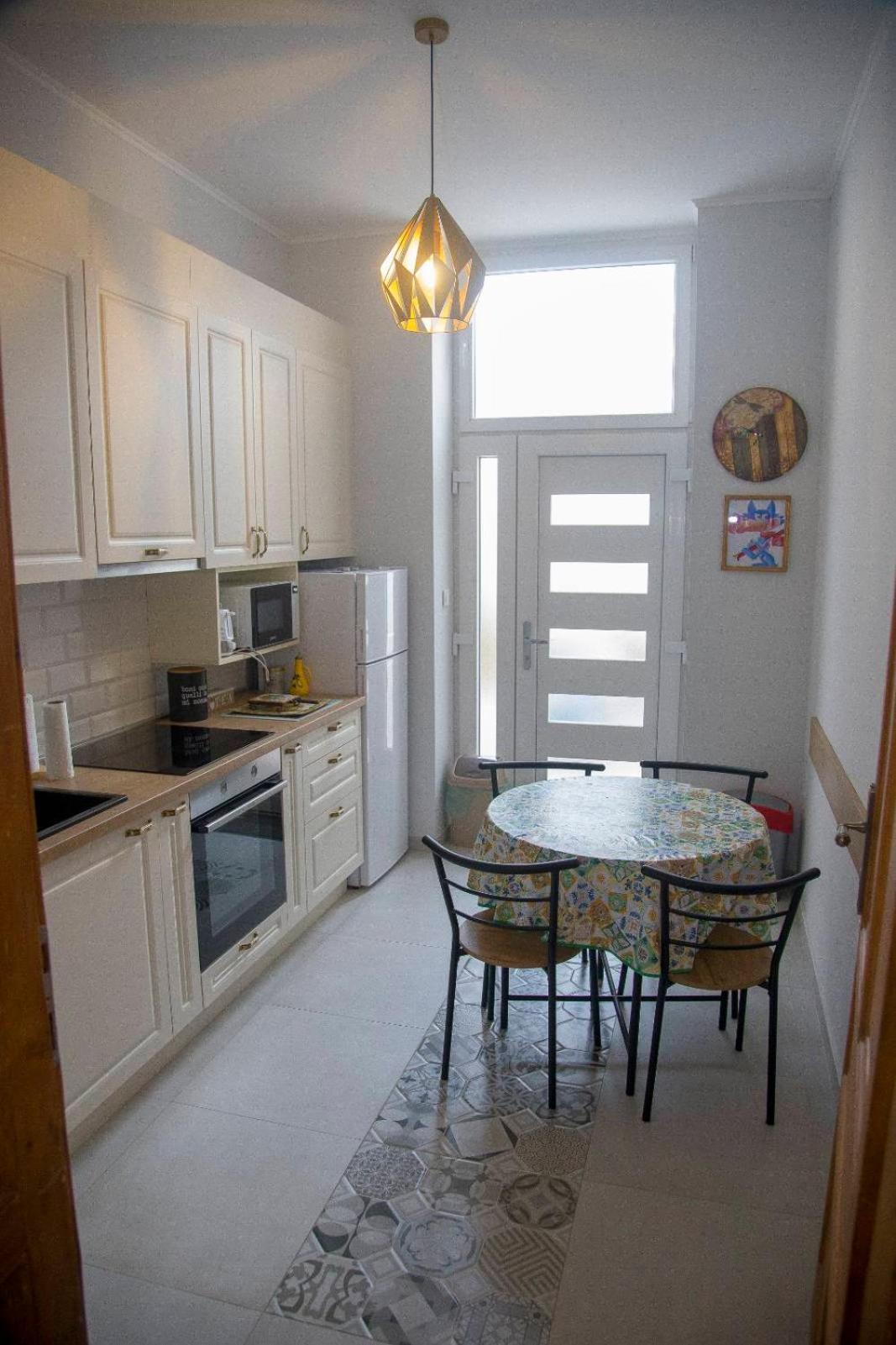 Plaza Del Oriente Old Town Appartement *